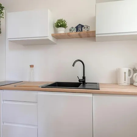 130m De La ! à 4 Appartement