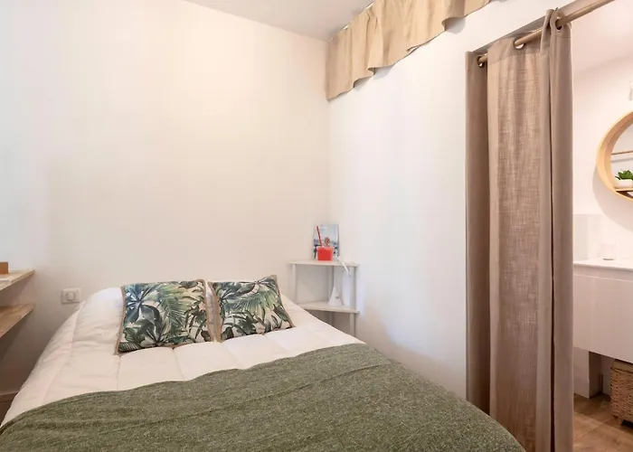 130m De La ! Sejour A 4 *